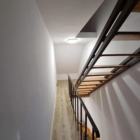 Villa Na Uboczu 3 2 Lazienki I Taras *