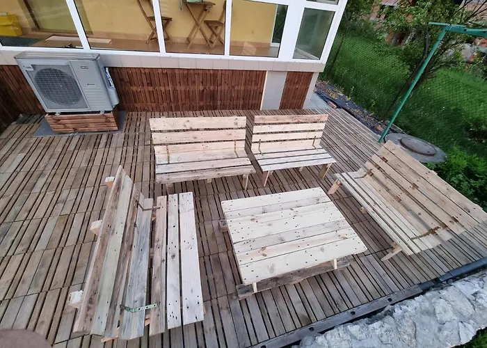 Villa Na Uboczu 3 2 Lazienki I Taras *