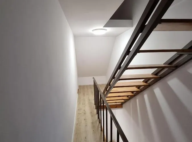 Villa Na Uboczu 3 2 Lazienki I Taras *